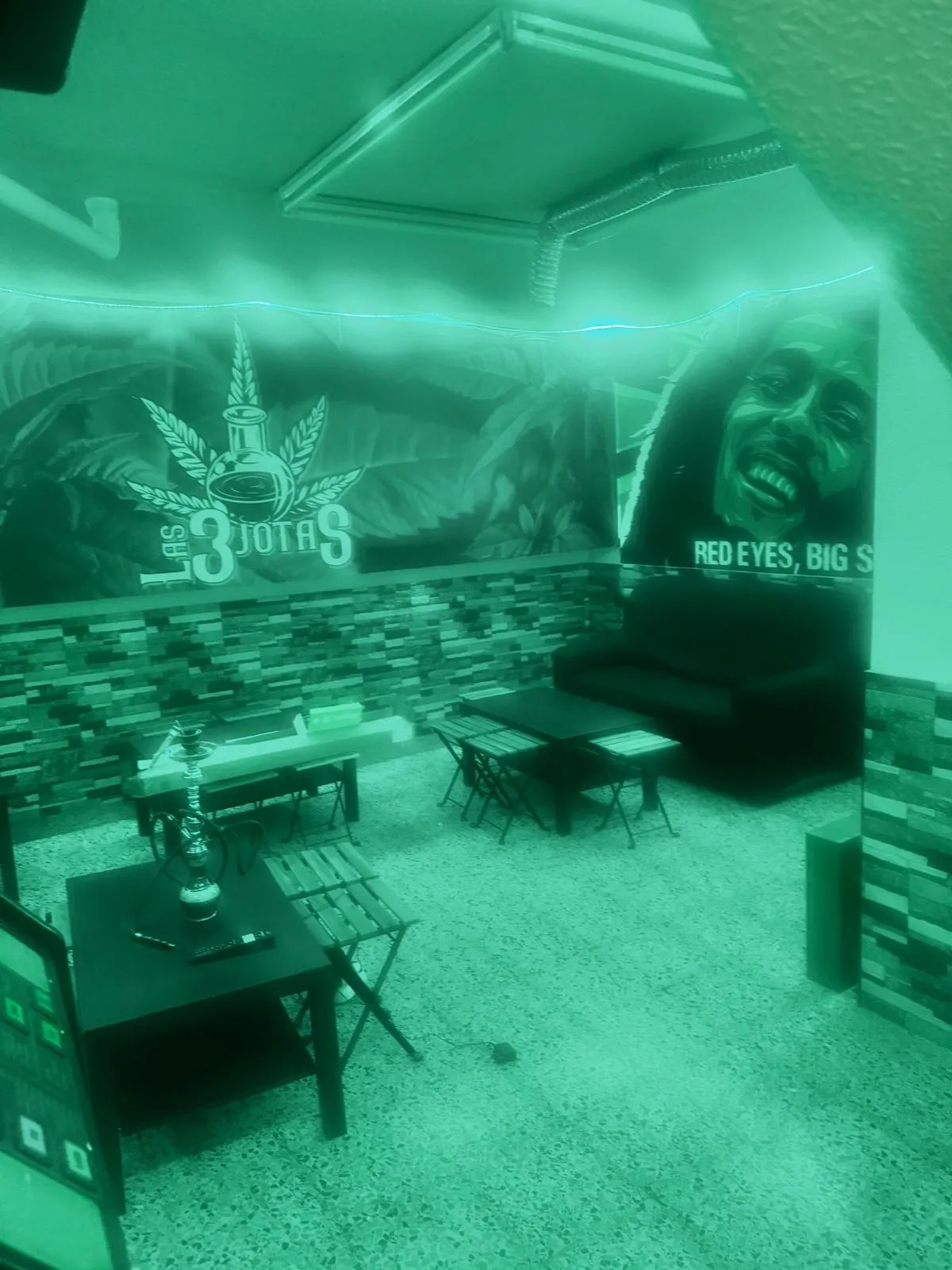 Sala principal del club Las 3 JJJ en Salamanca con ambiente reggae